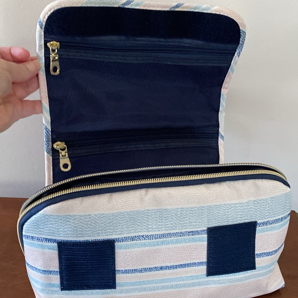 Sophia Joy Cosmetics Case with Handle. NWT - Picture 10 of 12